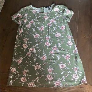 Forever 21 green floral dress size S